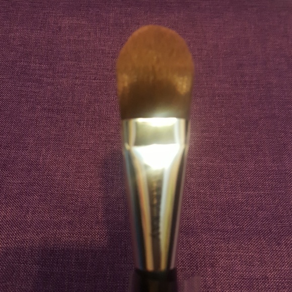 Liquid Foundation Brush - Picture 3 of 3